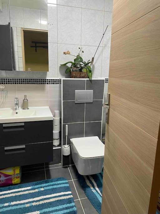 Superbe Appartement Dans Le Centre De Mons - Arivee Autonome Exterior photo